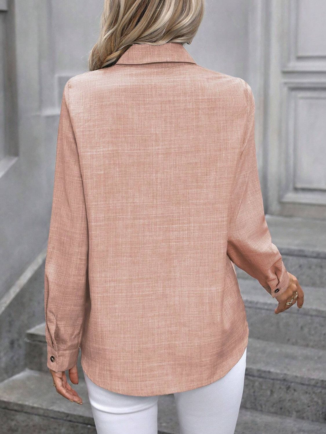 Chemise à manches longues et col boutonné