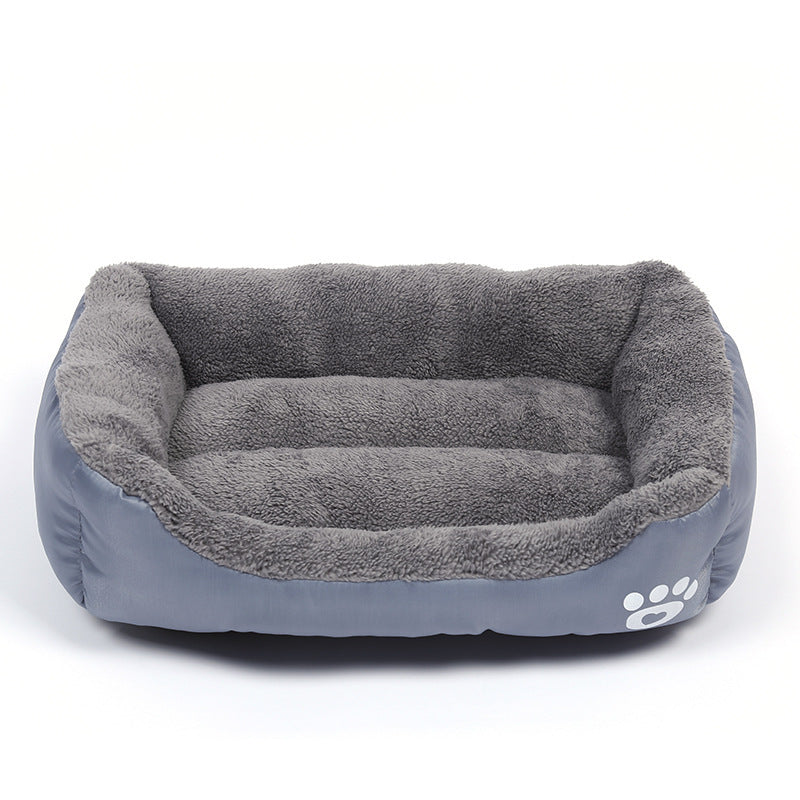 Panier polaire neuf, doux et confortable. Dessous imperméable. Convient aux petits, moyens et grands animaux. Garde les animaux au chaud.