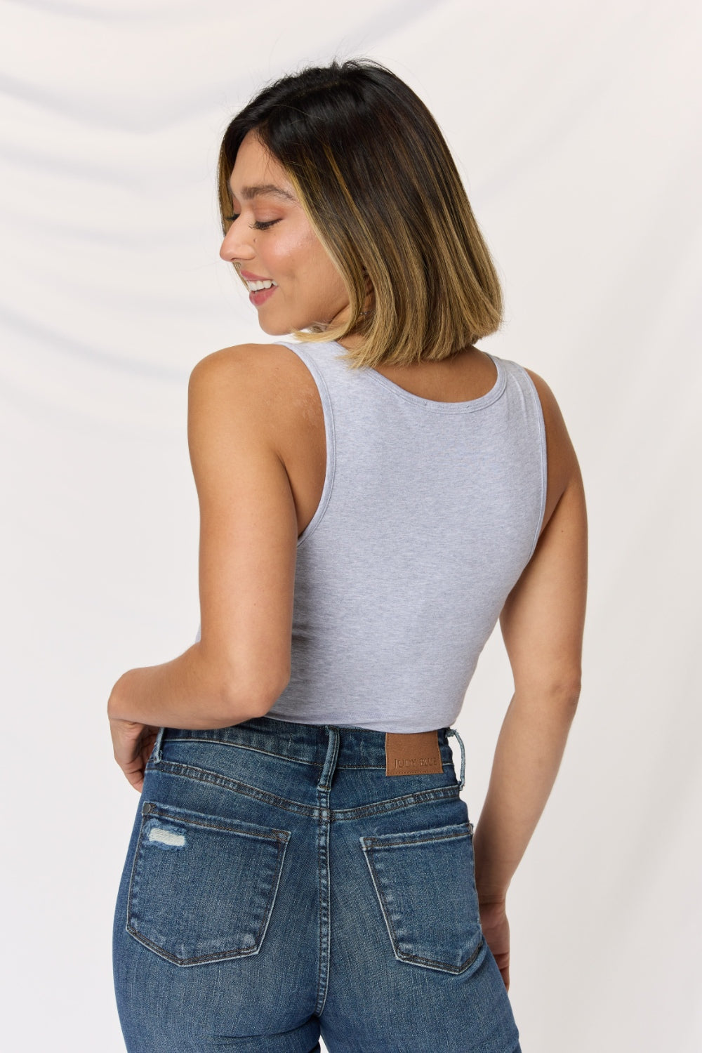 Camisole courte à col carré et bretelles larges Zenana