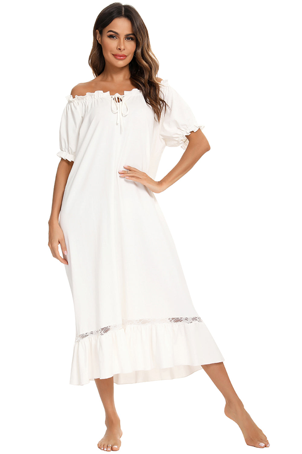 Robe de détente à manches courtes et détails en dentelle