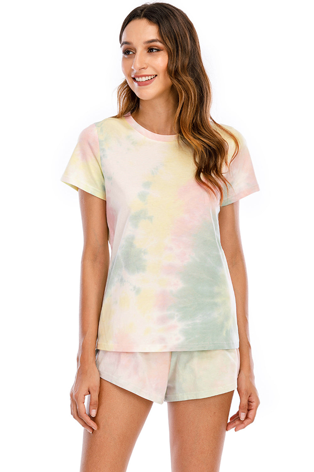 Ensemble de détente tie-dye avec haut à manches courtes et short à col rond