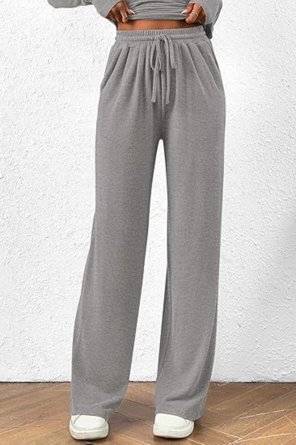 Ensemble haut à manches longues et pantalon à col rond