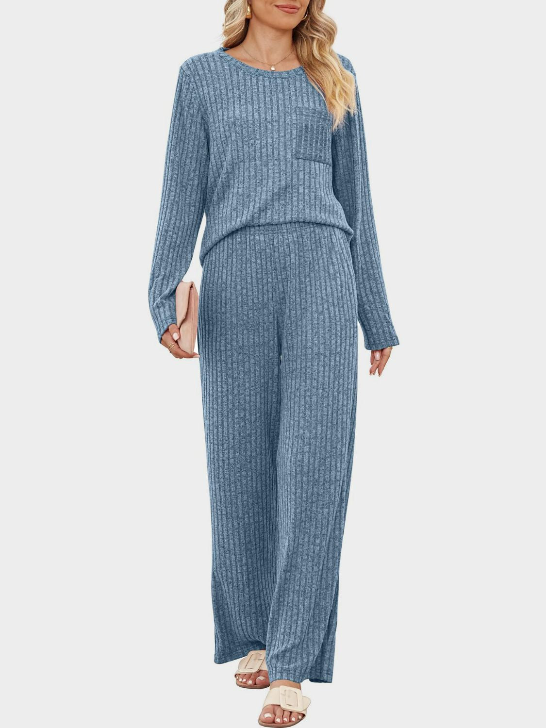 Ensemble haut à manches longues et pantalon à col rond
