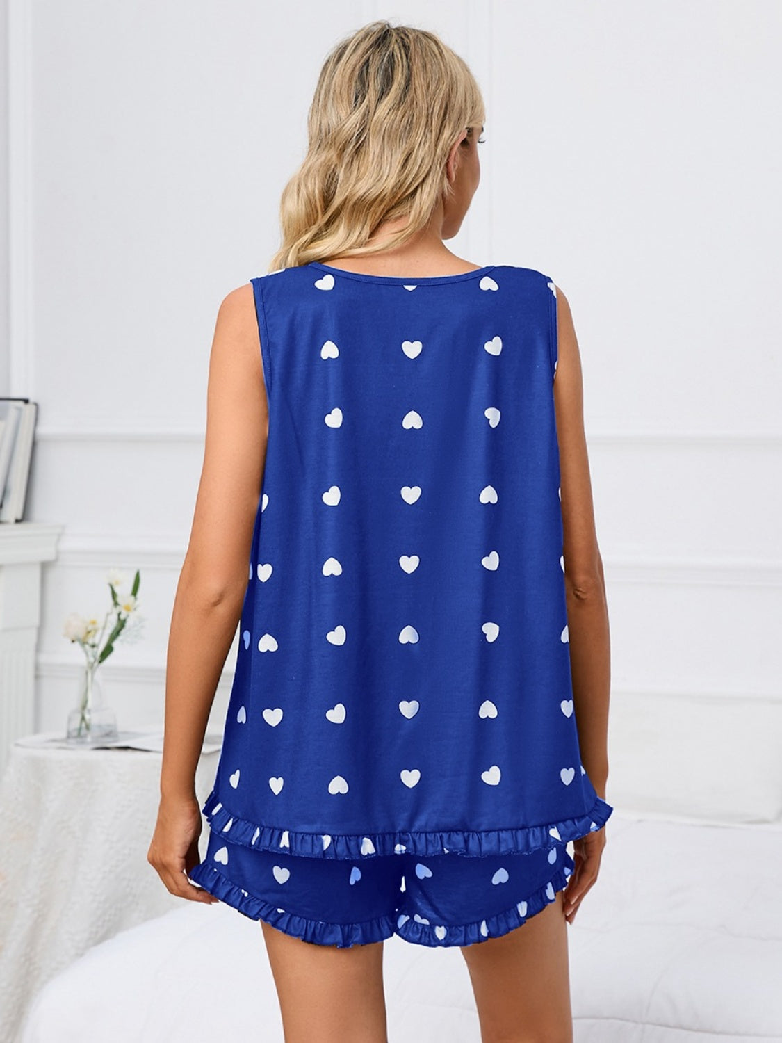 Ensemble de détente débardeur et short à col rond en forme de cœur