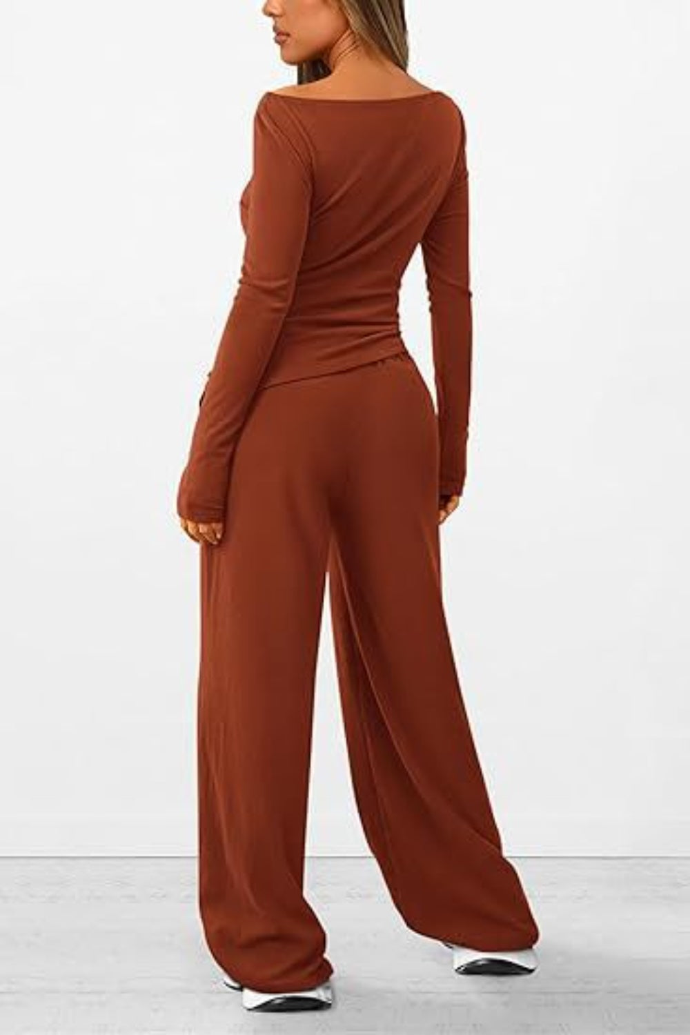 Ensemble haut à manches longues et pantalon à col rond