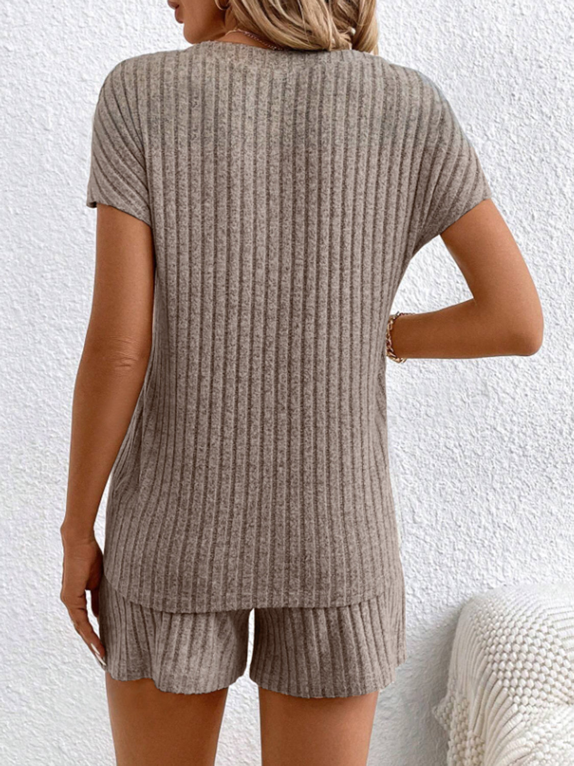Ensemble haut et short côtelé à col en V