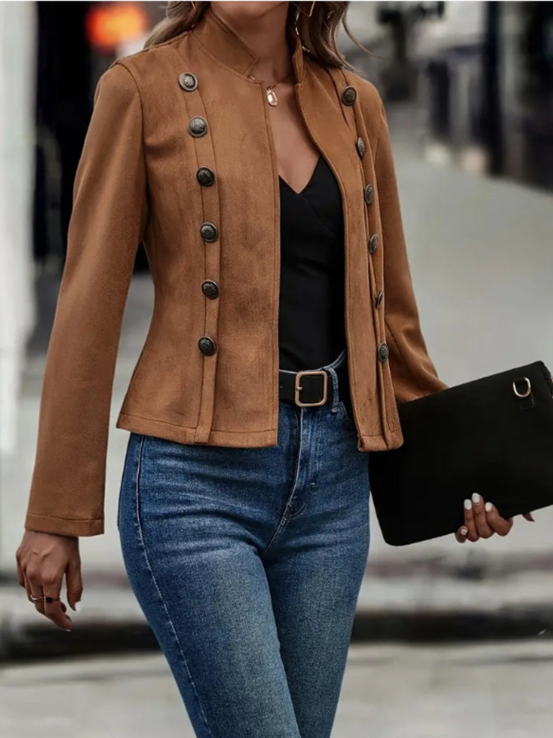 Veste à manches longues avec boutons décoratifs et ouverture sur le devant