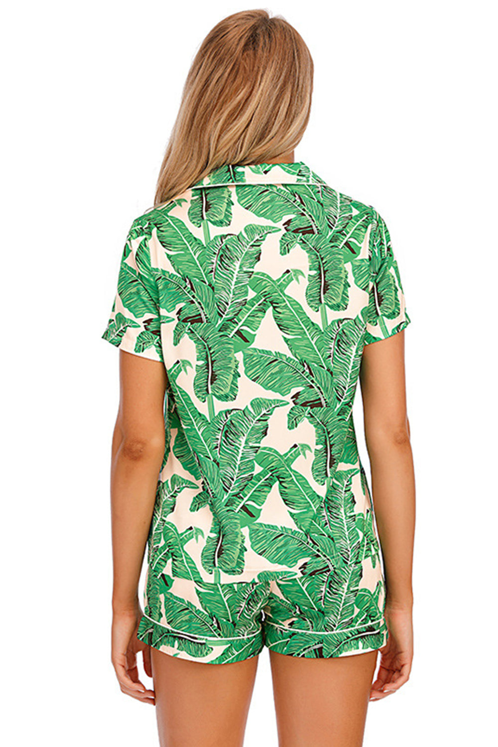 Ensemble de détente imprimé avec haut à manches courtes et short boutonnés