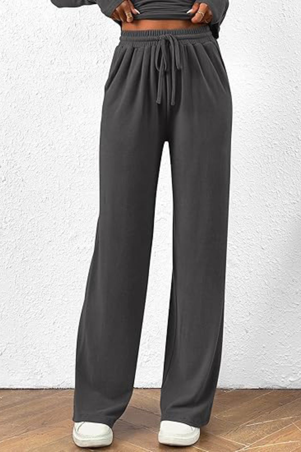 Ensemble haut à manches longues et pantalon à col rond