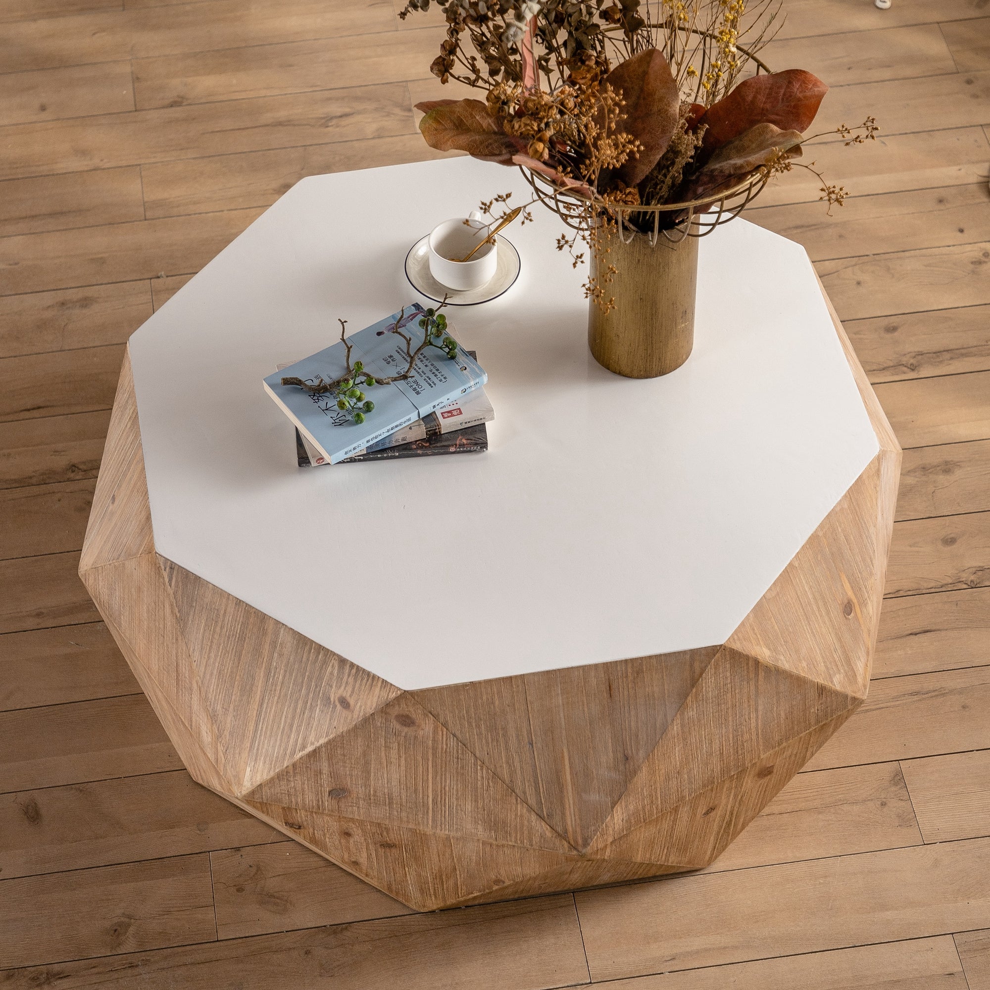 Table basse de style rétro américain à motif tridimensionnel en relief de 96 cm, plateau blanc