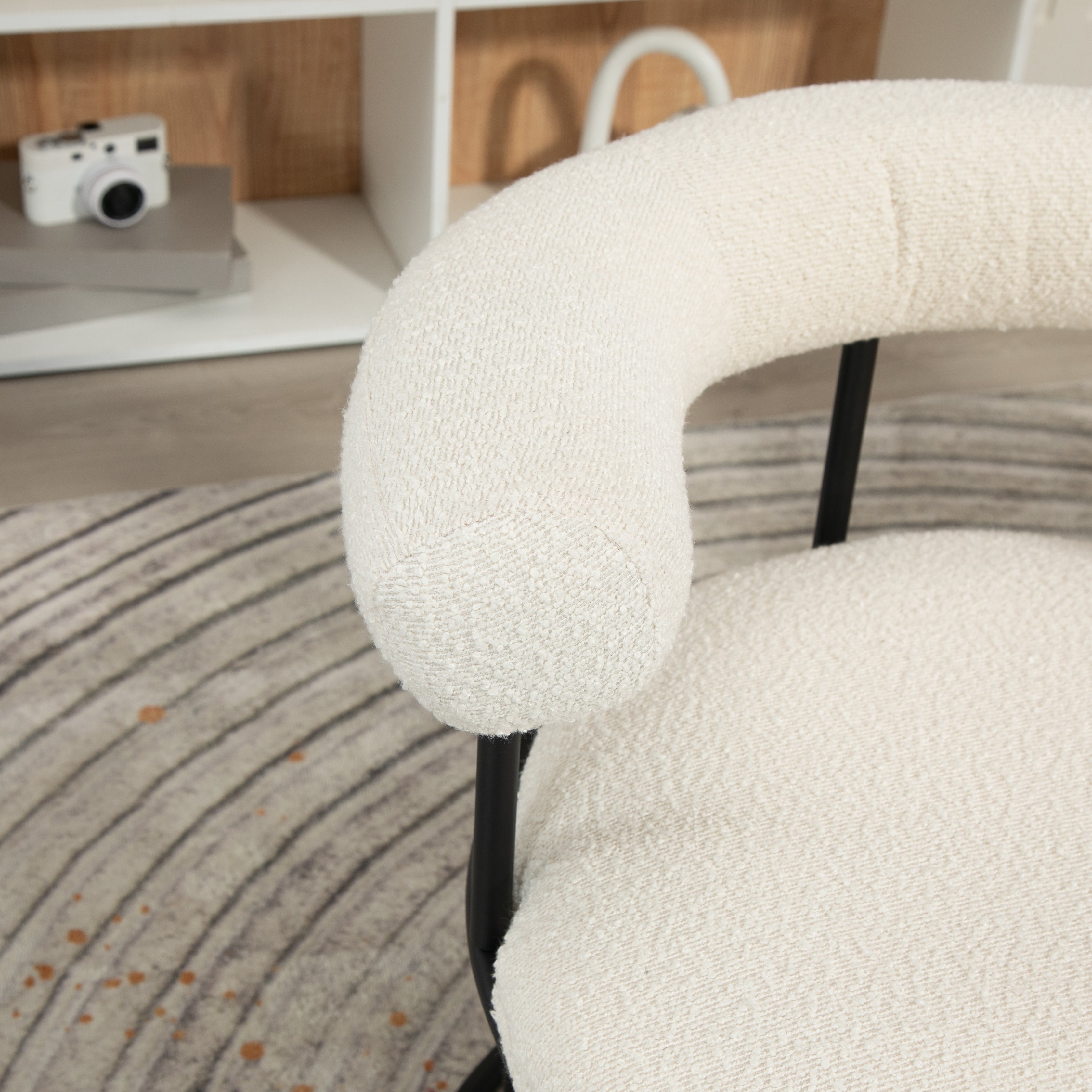 Ensemble de deux chaises de salle à manger COOLCOOL Boucle, chaise médiévale moderne à dossier incurvé, coussin rond (Boucle beige)