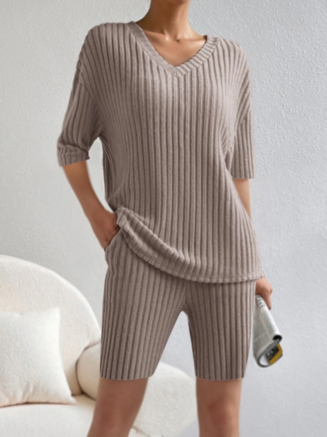 Ensemble haut et short côtelé à col en V