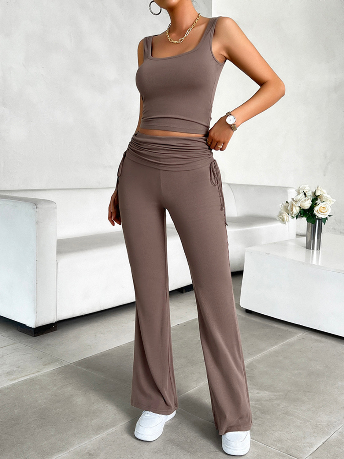 Ensemble débardeur à col carré et pantalon à cordon de serrage