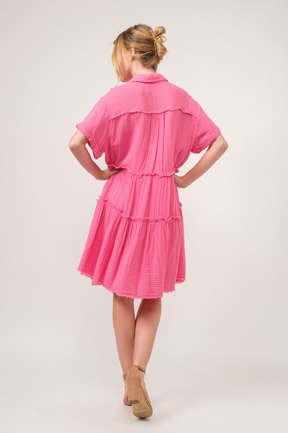 Et le pourquoi - Robe chemise à volants délavée à bords bruts, taille réelle