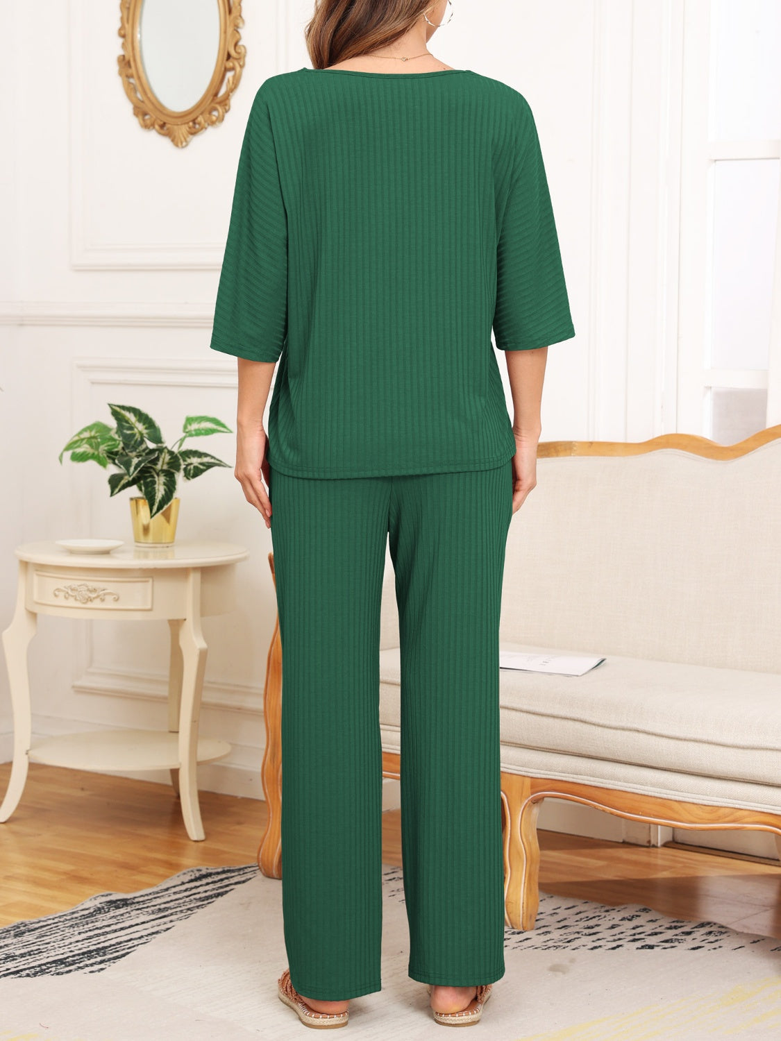 Ensemble haut à manches courtes côtelé et pantalon à poches