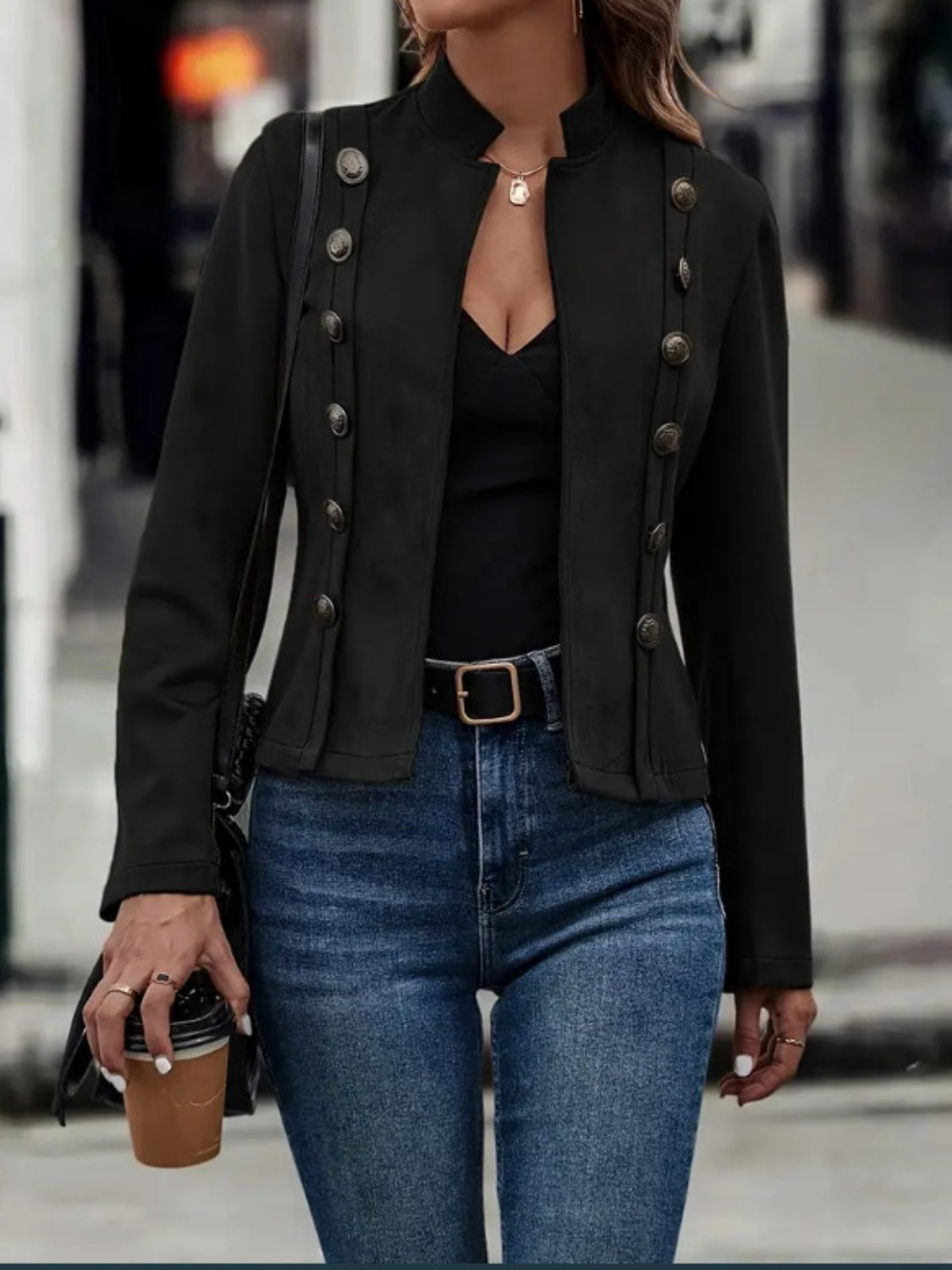 Veste à manches longues avec boutons décoratifs et ouverture sur le devant