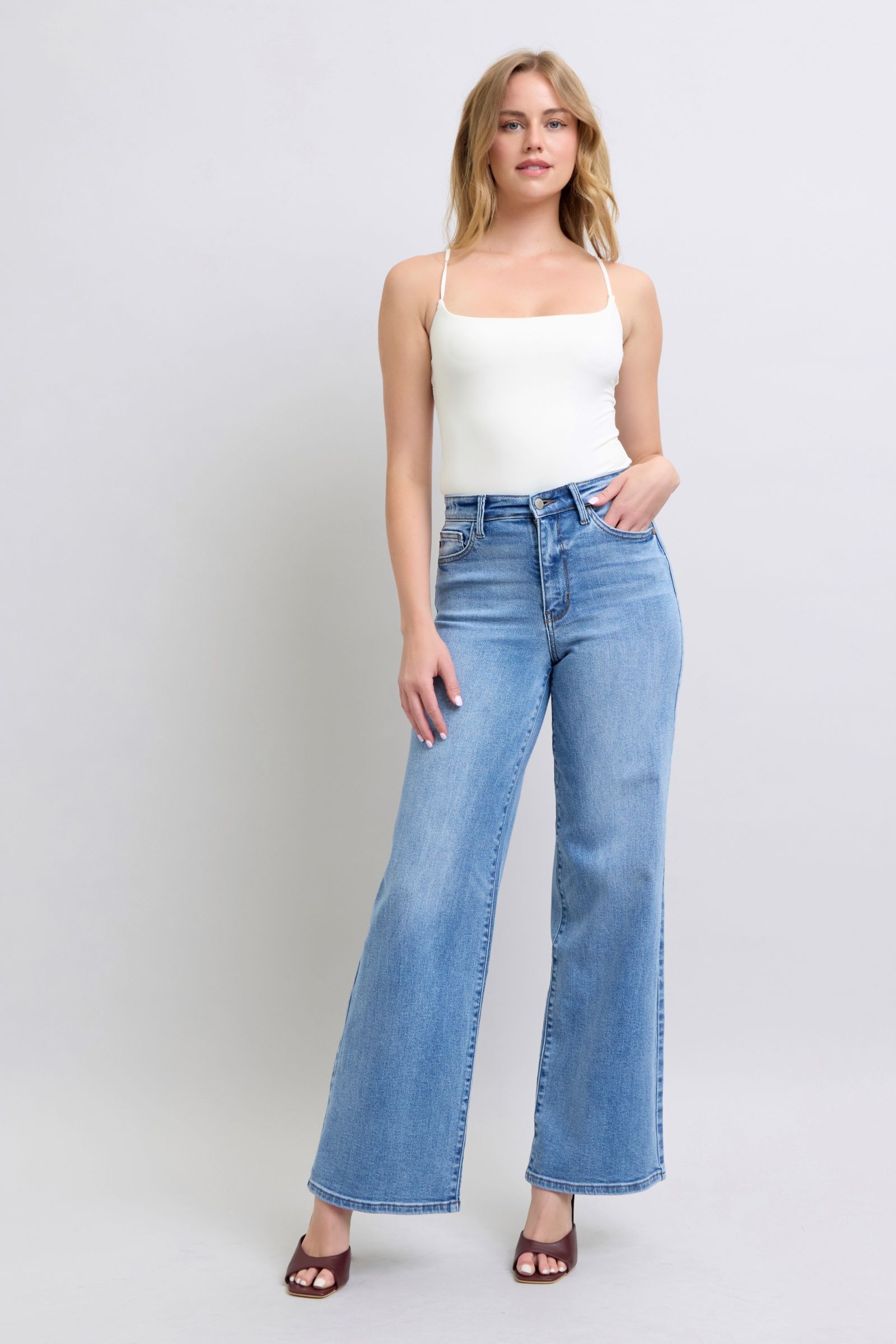 Jean large bleu Judy taille haute avec poches