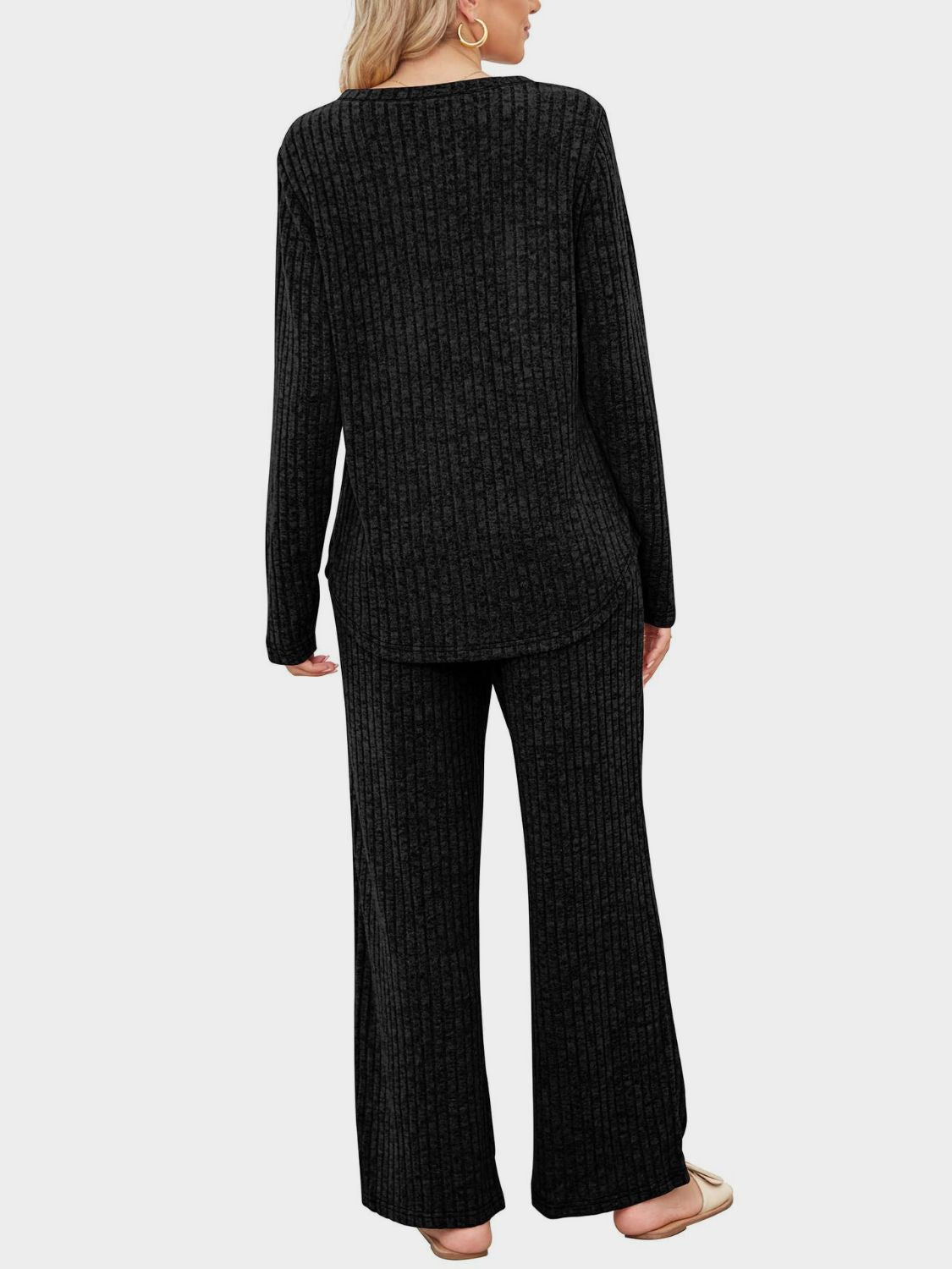 Ensemble haut à manches longues et pantalon à col rond