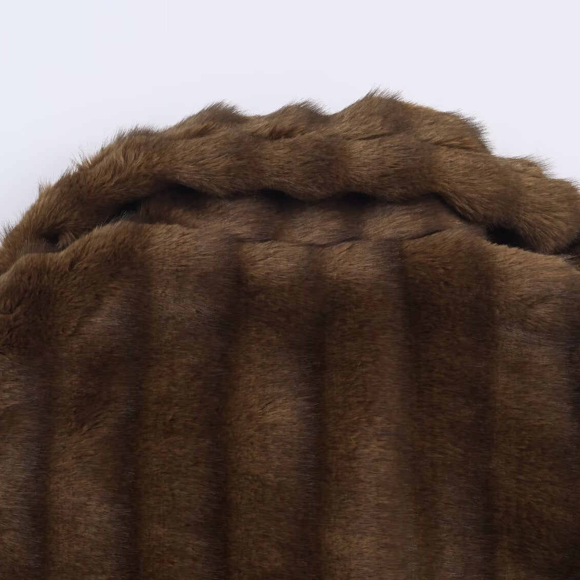 Artificial fur effect short jacket jacket