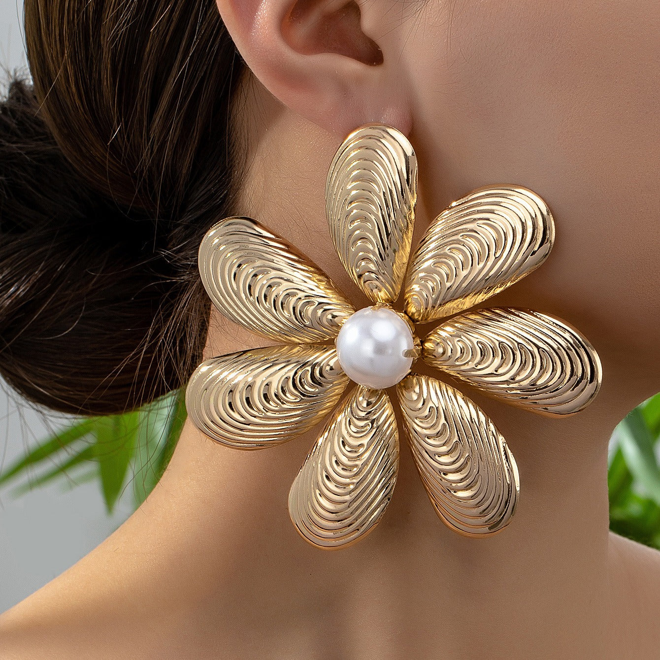 Boucles d'oreilles grandes fleurs dorées à sept pétales, rétro et exagérées
