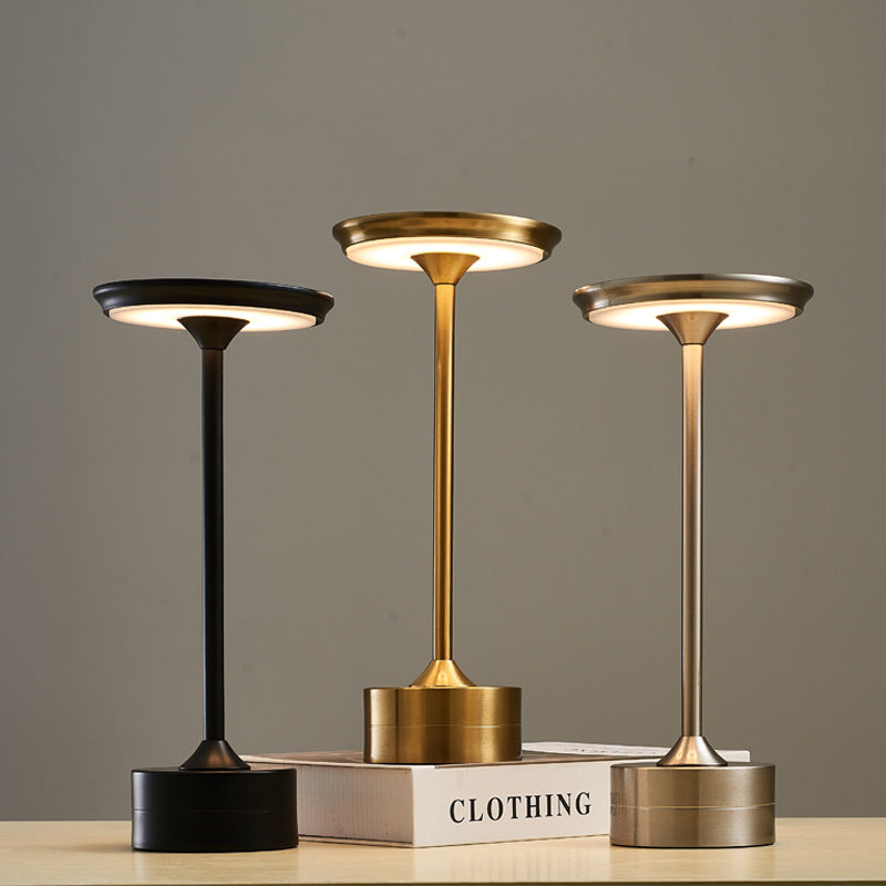 Lampe de bureau en métal à LED tactile, petite veilleuse, lampe de table de bar, lampe de chevet pour hôtel, salon, chambre à coucher