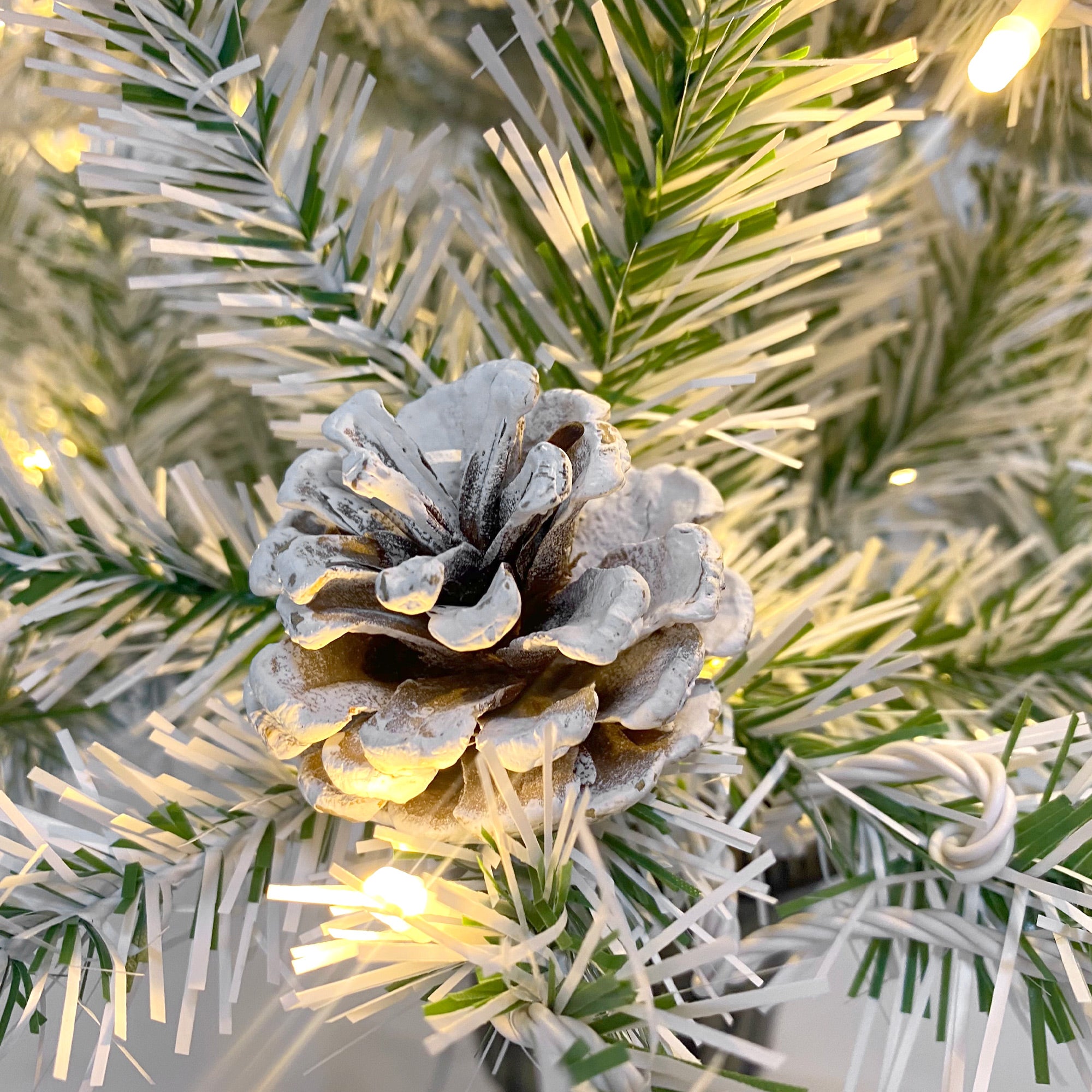 Sapin de Noël artificiel pré-éclairé, ensemble de 4 pièces, guirlande, couronne et ensemble de 2 arbres d'entrée de Noël
