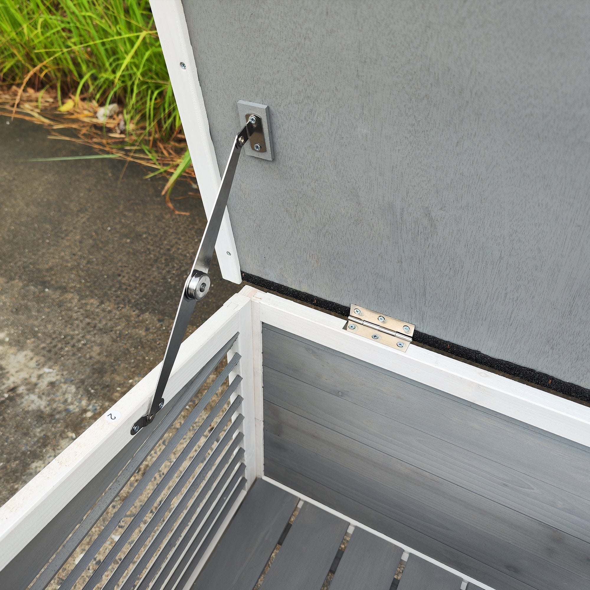 Niche d'extérieur respirante pour chats sauvages, abri pour chats sauvages avec porte de secours et terrasse