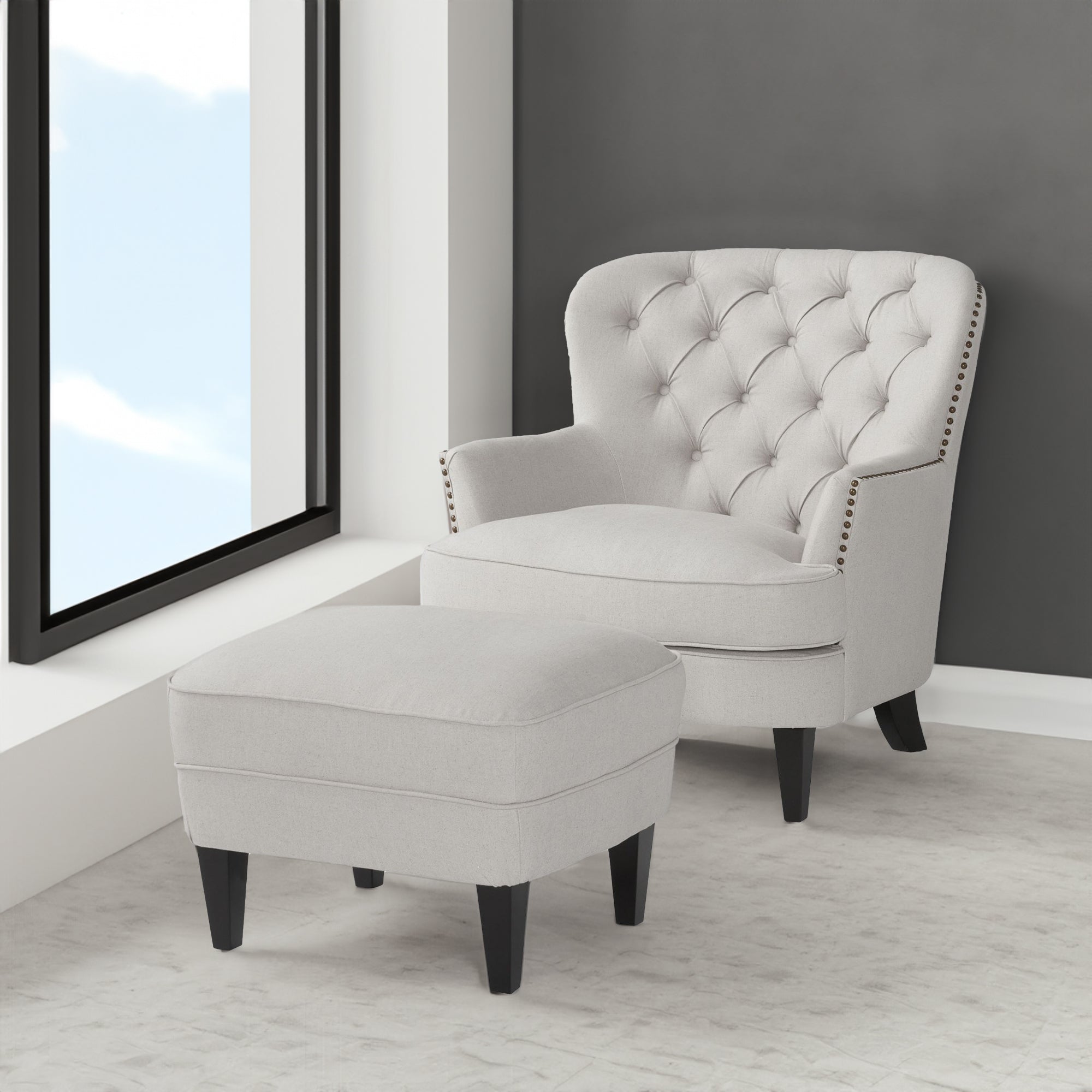 Ensemble de fauteuil club et ottoman en tissu gris clair moderne, fauteuil rembourré élégant, associé à un style ottoman