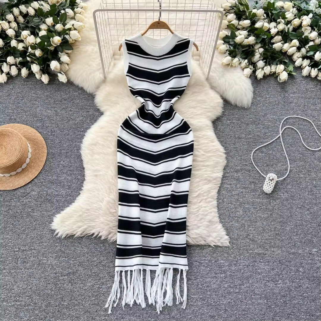 Women's high-end round neck new sleeveless striped knitted dress with unique base and hip hugging long skirt