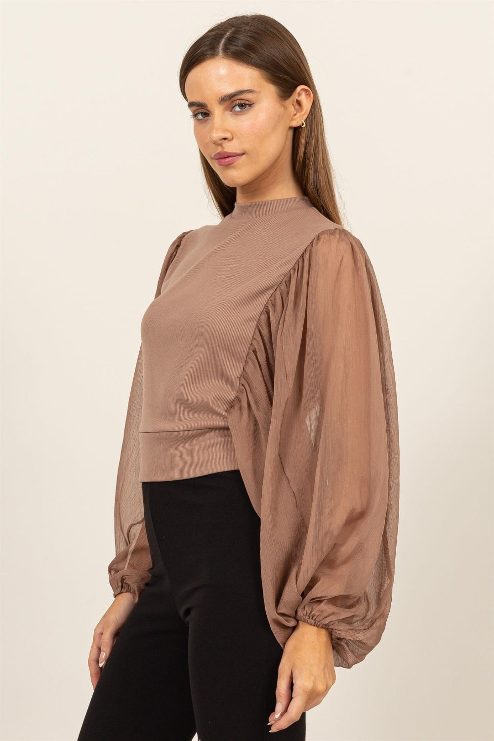 HYFVE Blouse transparente froncée à manches longues et col montant