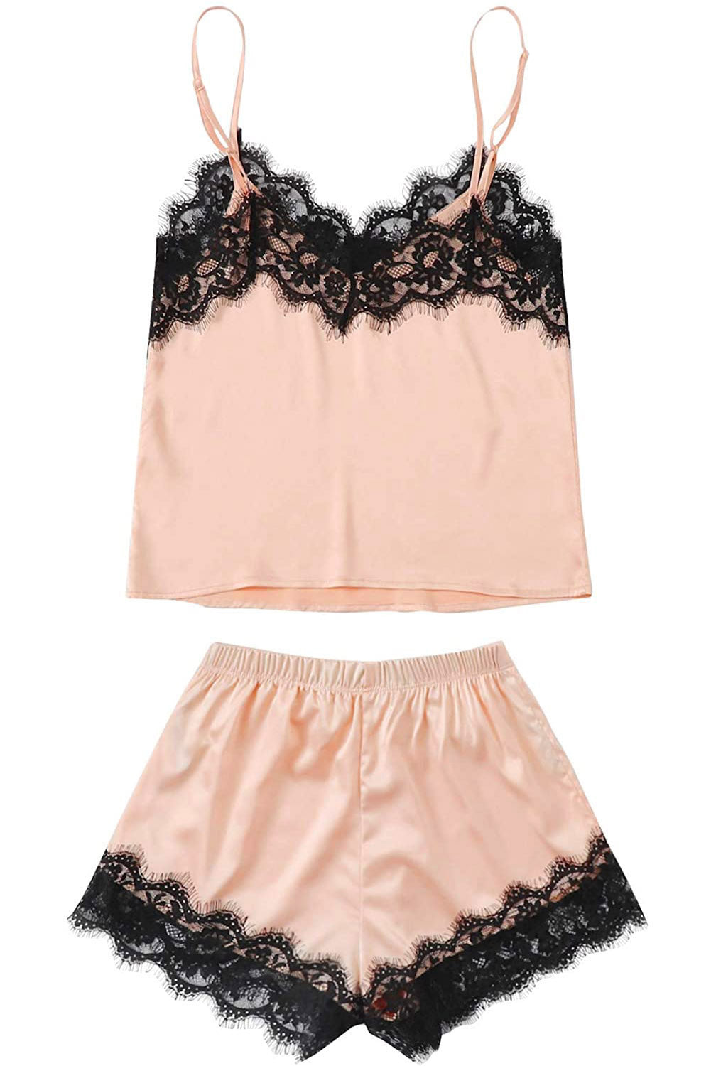 Ensemble de détente avec haut à bretelles spaghetti et short en dentelle