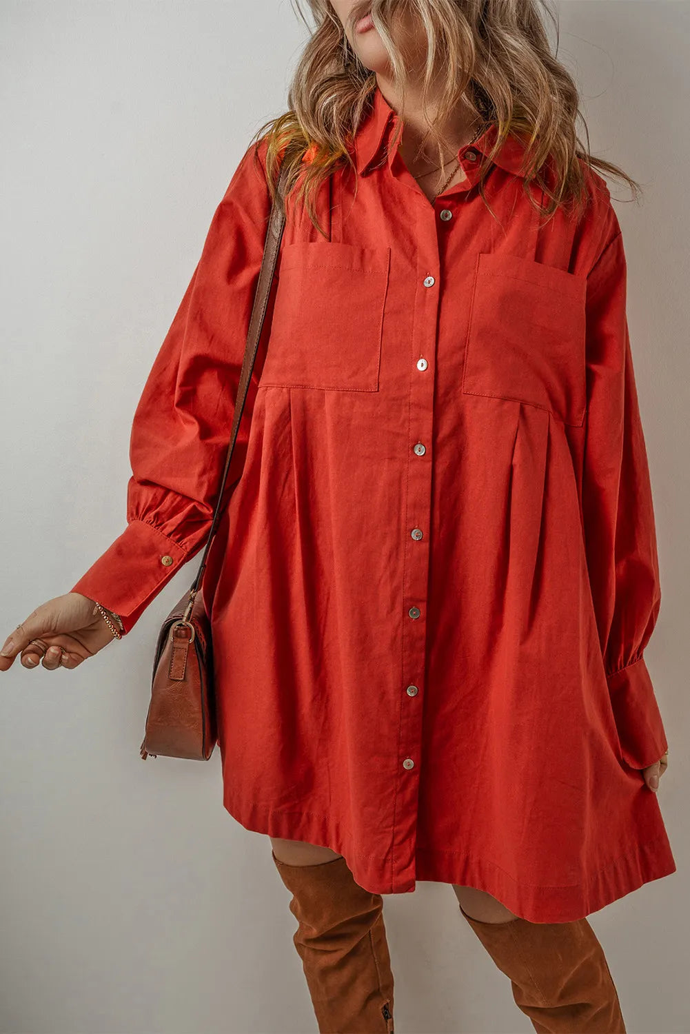 Robe chemise boutonnée à manches longues et poches