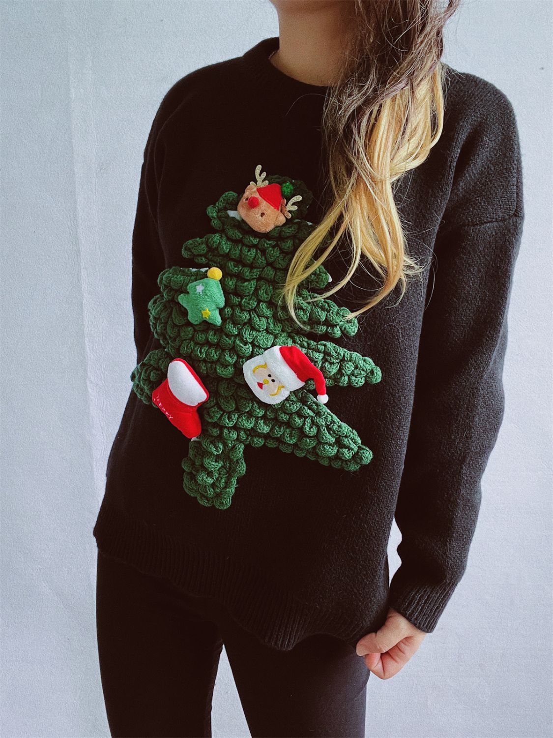 Pull à manches longues et col rond motif sapin de Noël