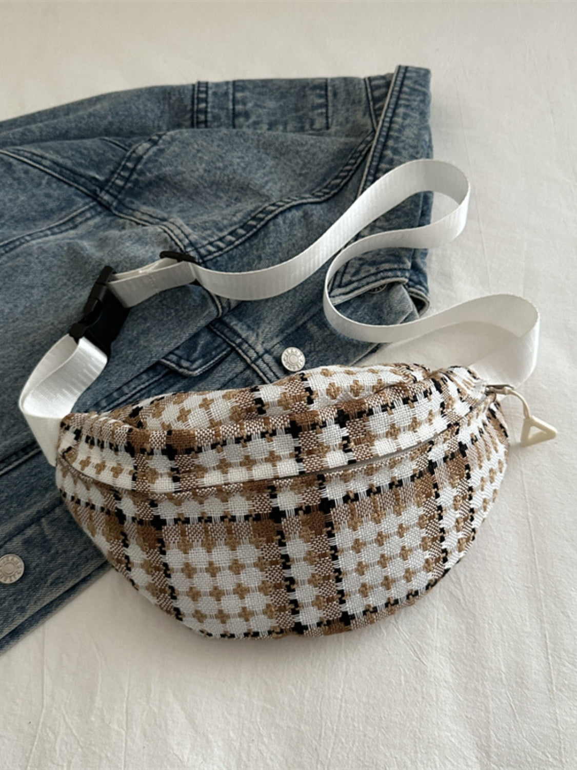 Sac bandoulière à larges bretelles à carreaux