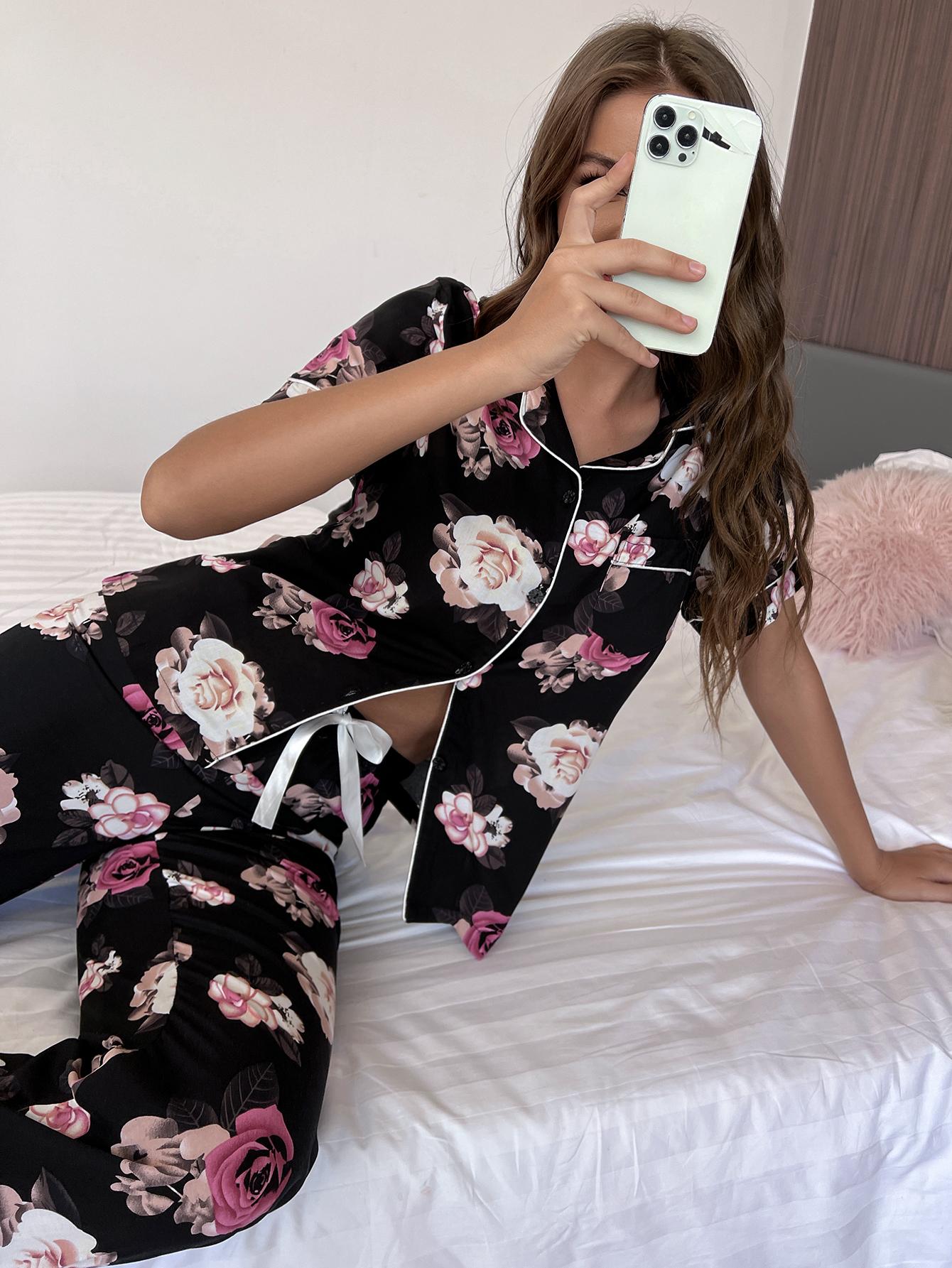Ensemble de détente à manches courtes et pantalon à fleurs