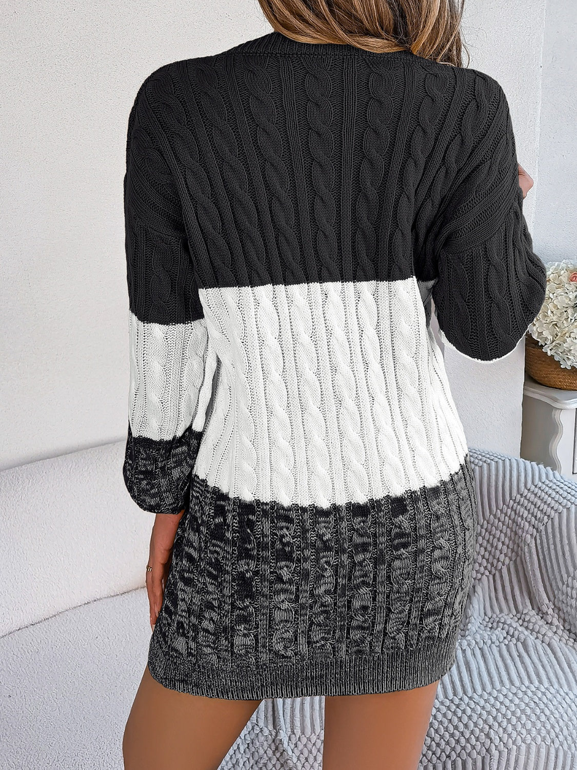 Robe pull à col rond en maille torsadée et blocs de couleurs