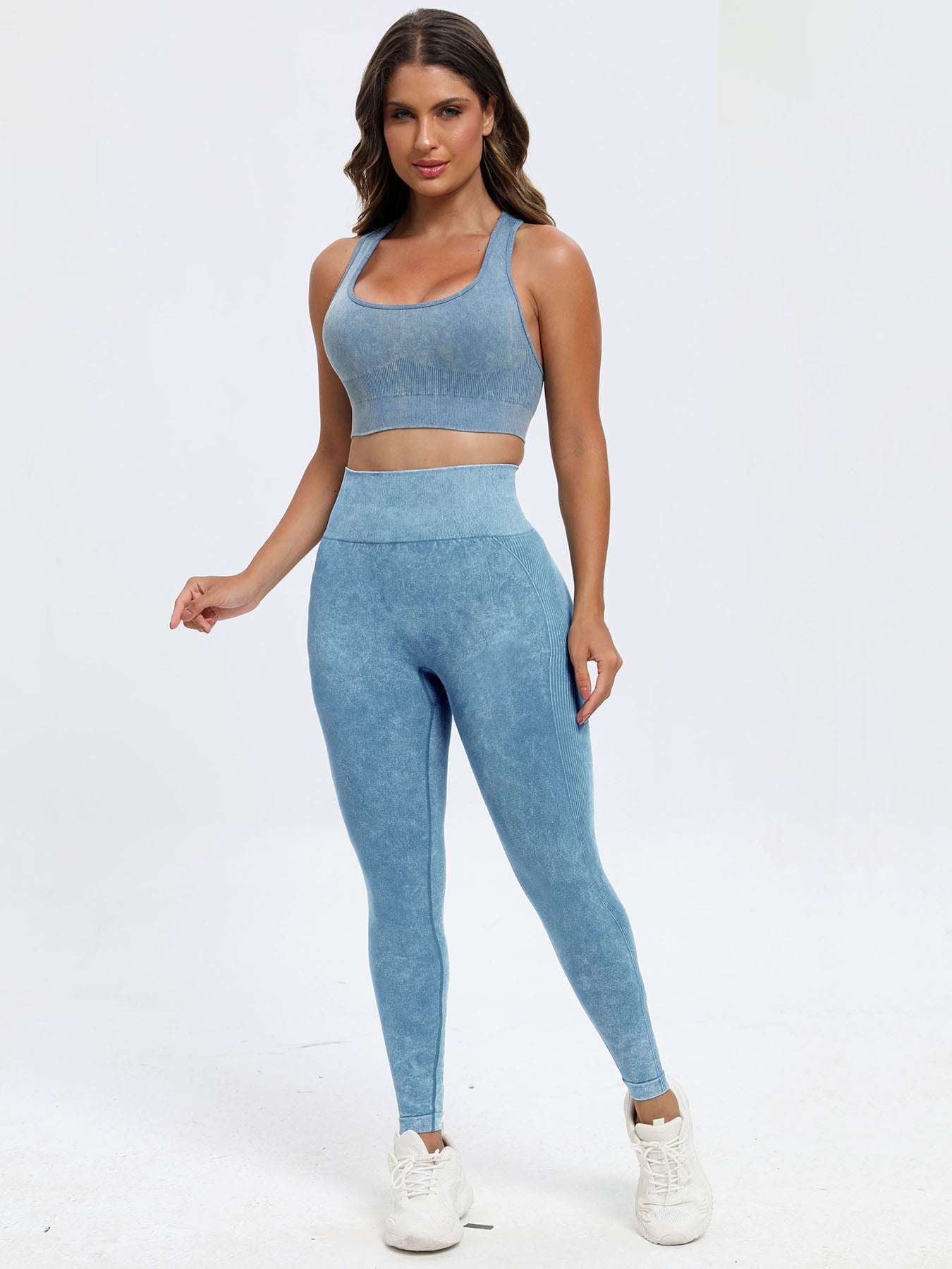 Ensemble haut et pantalon à larges bretelles et col rond