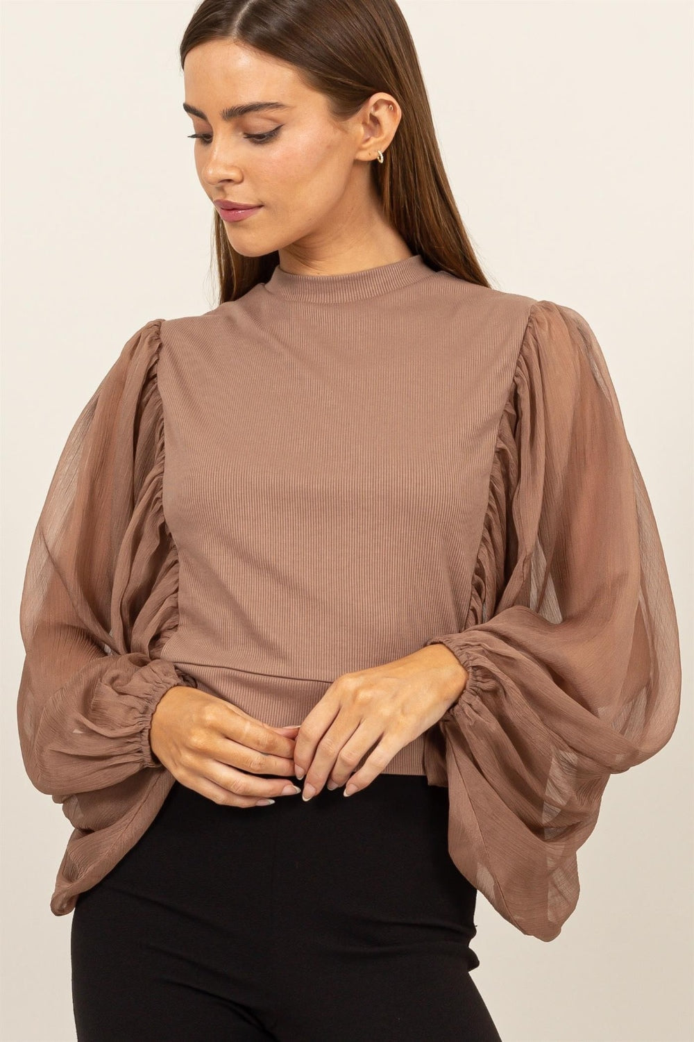 HYFVE Blouse transparente froncée à manches longues et col montant