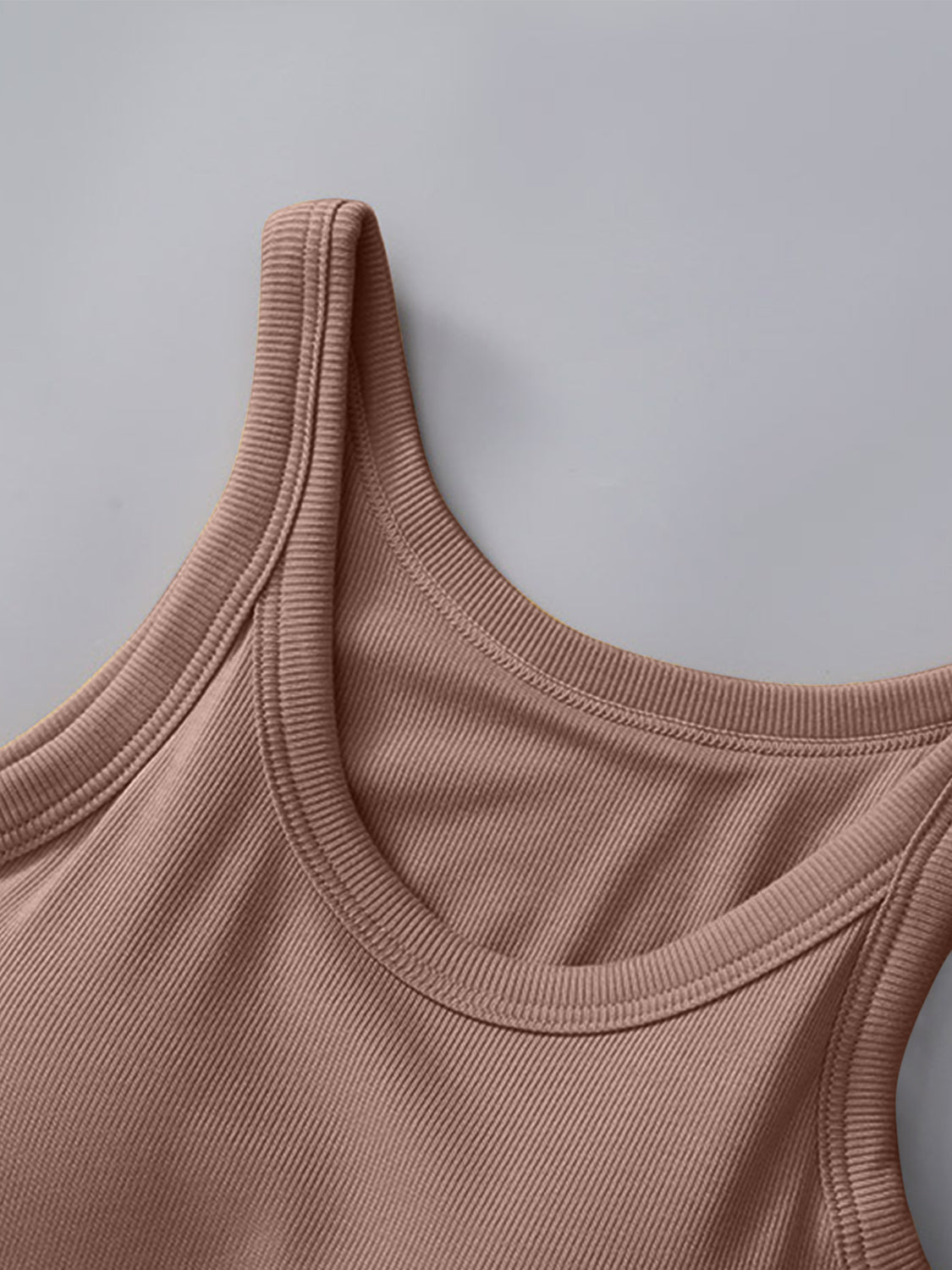 Débardeur à col rond avec soutien-gorge