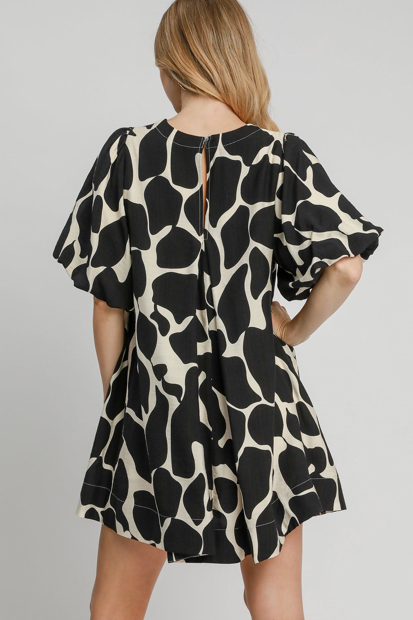 Robe Umgee à manches bouffantes et imprimé abstrait bicolore, grande taille