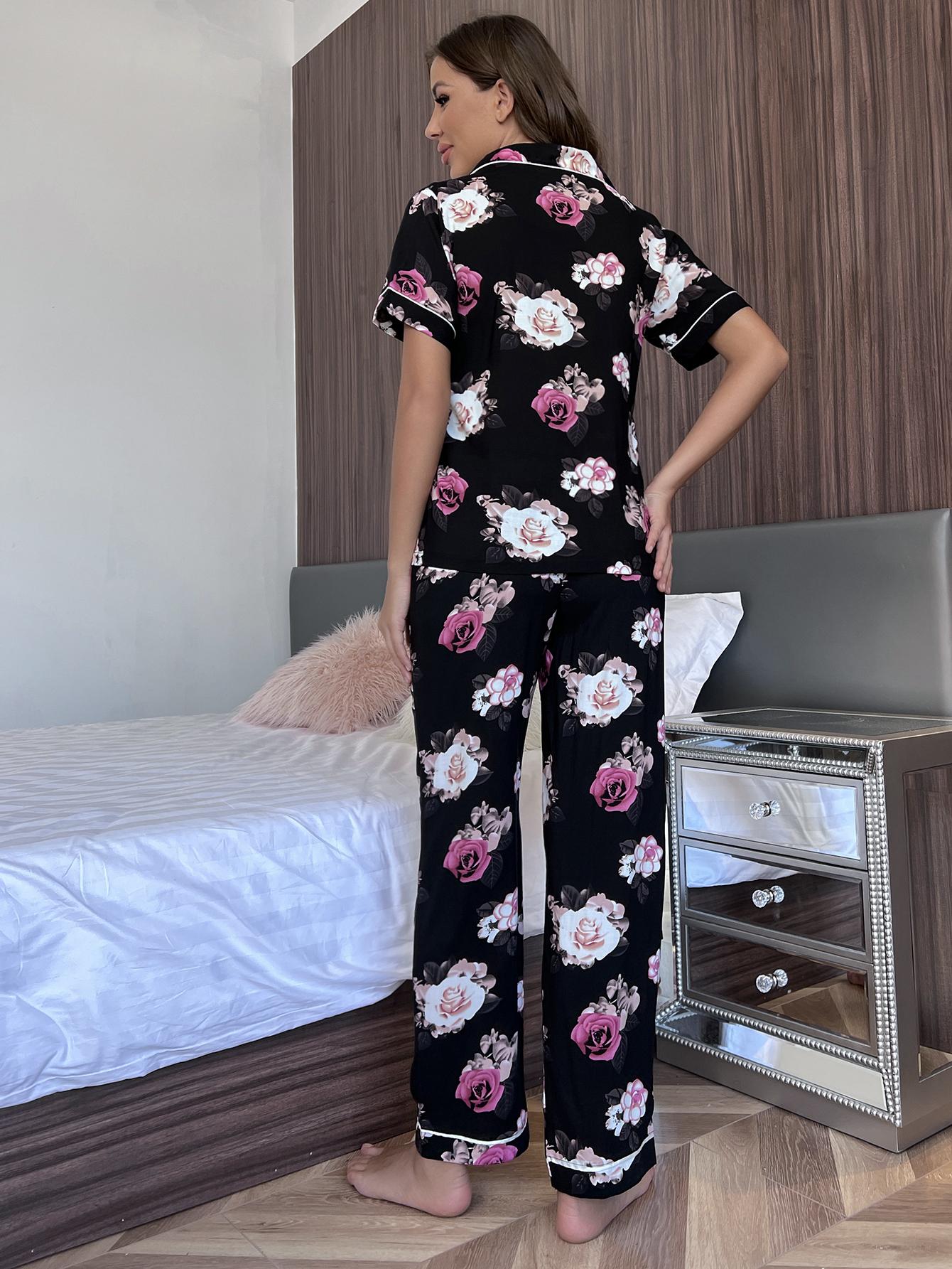 Ensemble de détente à manches courtes et pantalon à fleurs