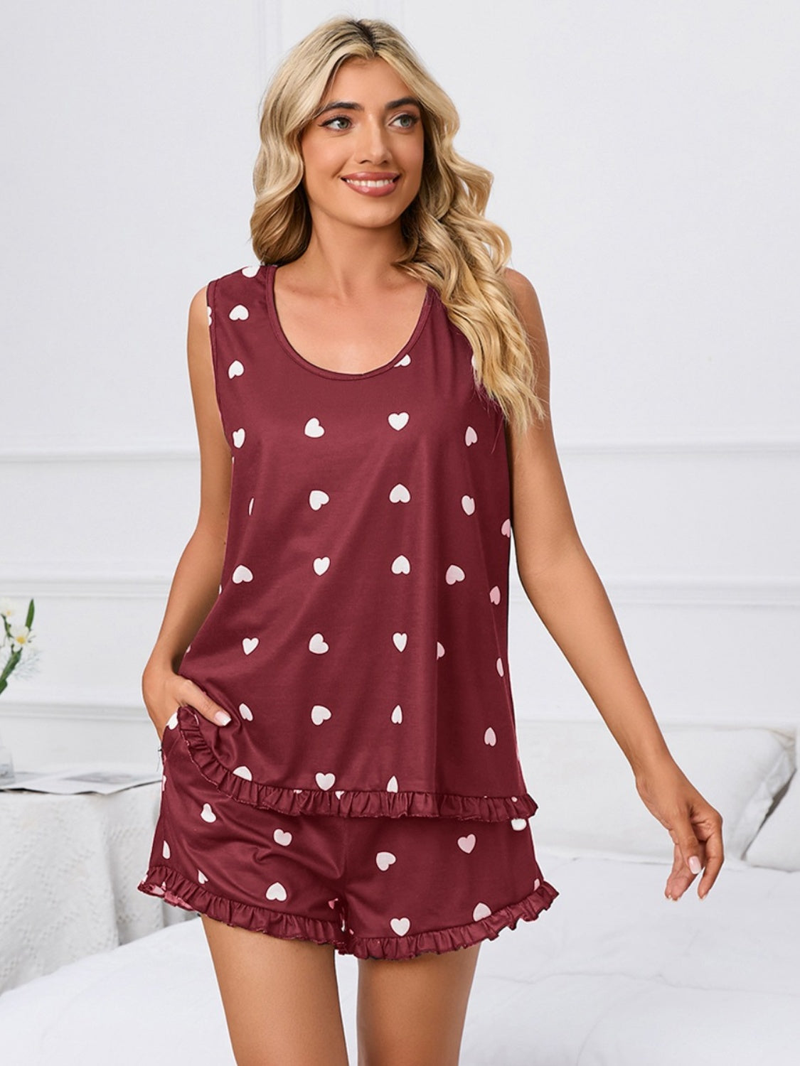 Ensemble de détente débardeur et short à col rond en forme de cœur