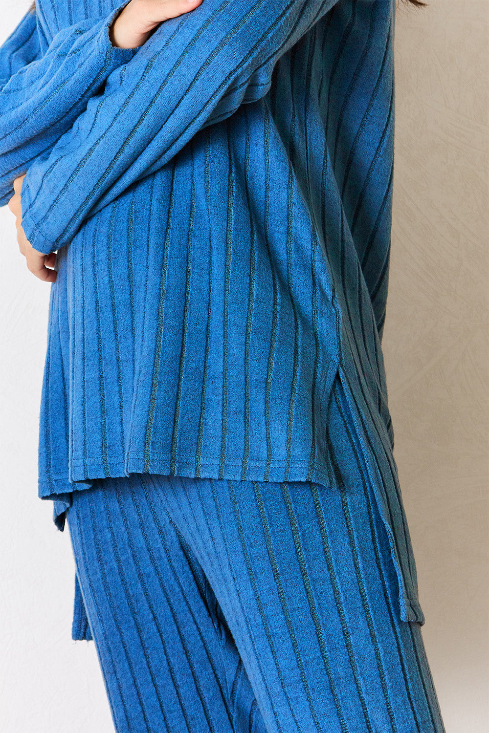 Ensemble haut et pantalon côtelés à col rond et fente haute-basse Basic Bae