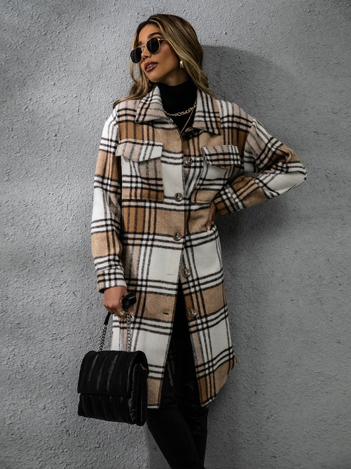 Manteau à manches longues et col à carreaux