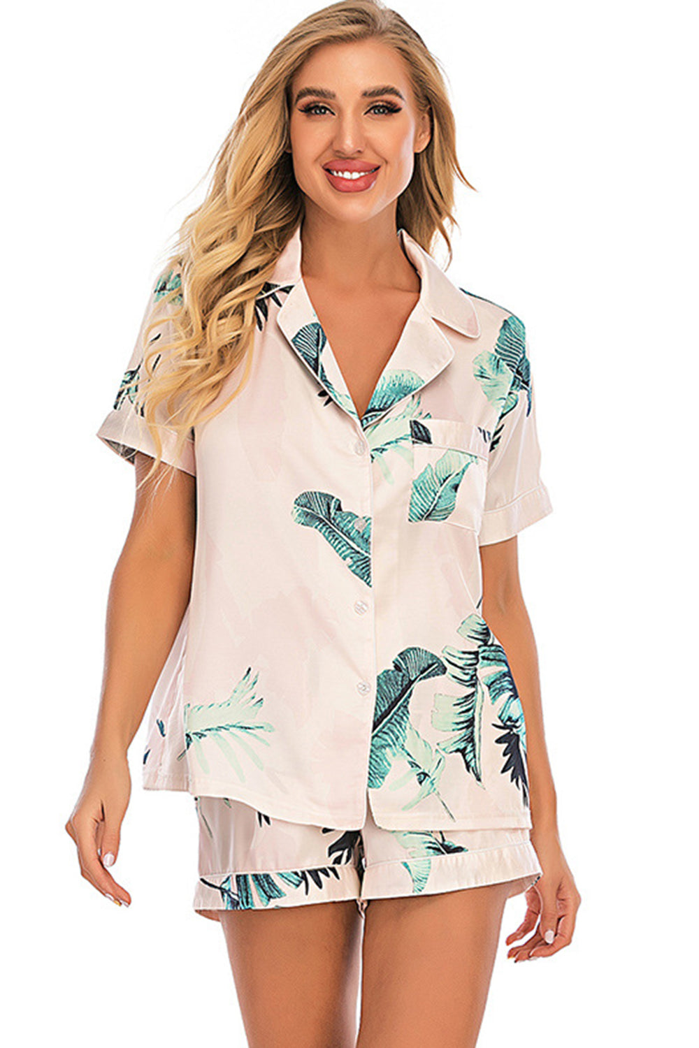 Ensemble de détente imprimé avec haut à manches courtes et short boutonnés