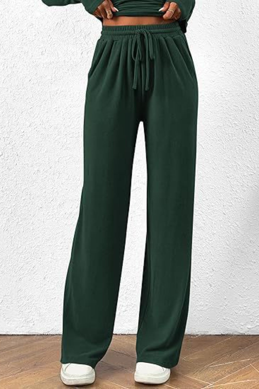 Ensemble haut à manches longues et pantalon à col rond