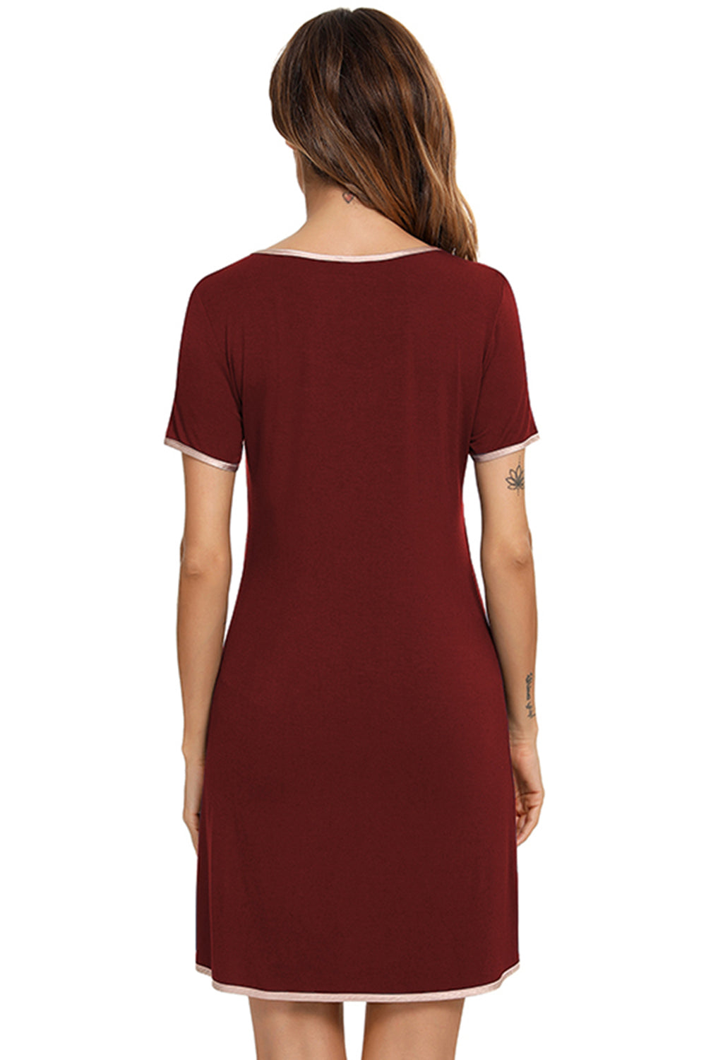 Robe longue à col rond et poches contrastées