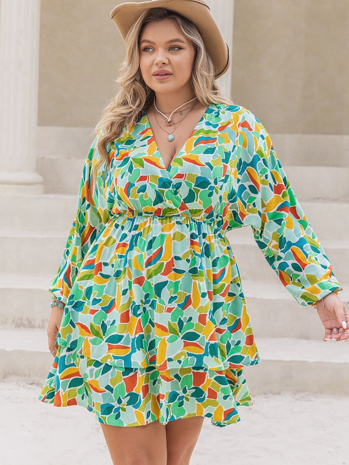 Robe courte à manches longues et imprimé grande taille