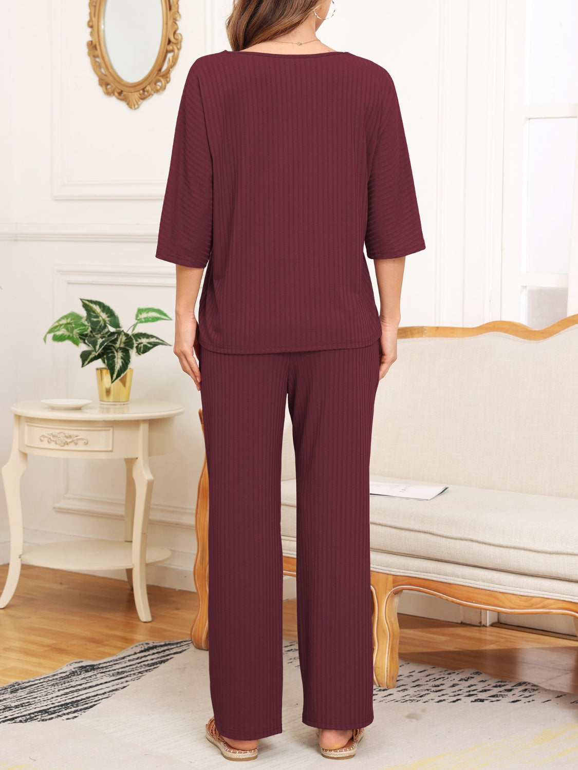 Ensemble haut à manches courtes côtelé et pantalon à poches