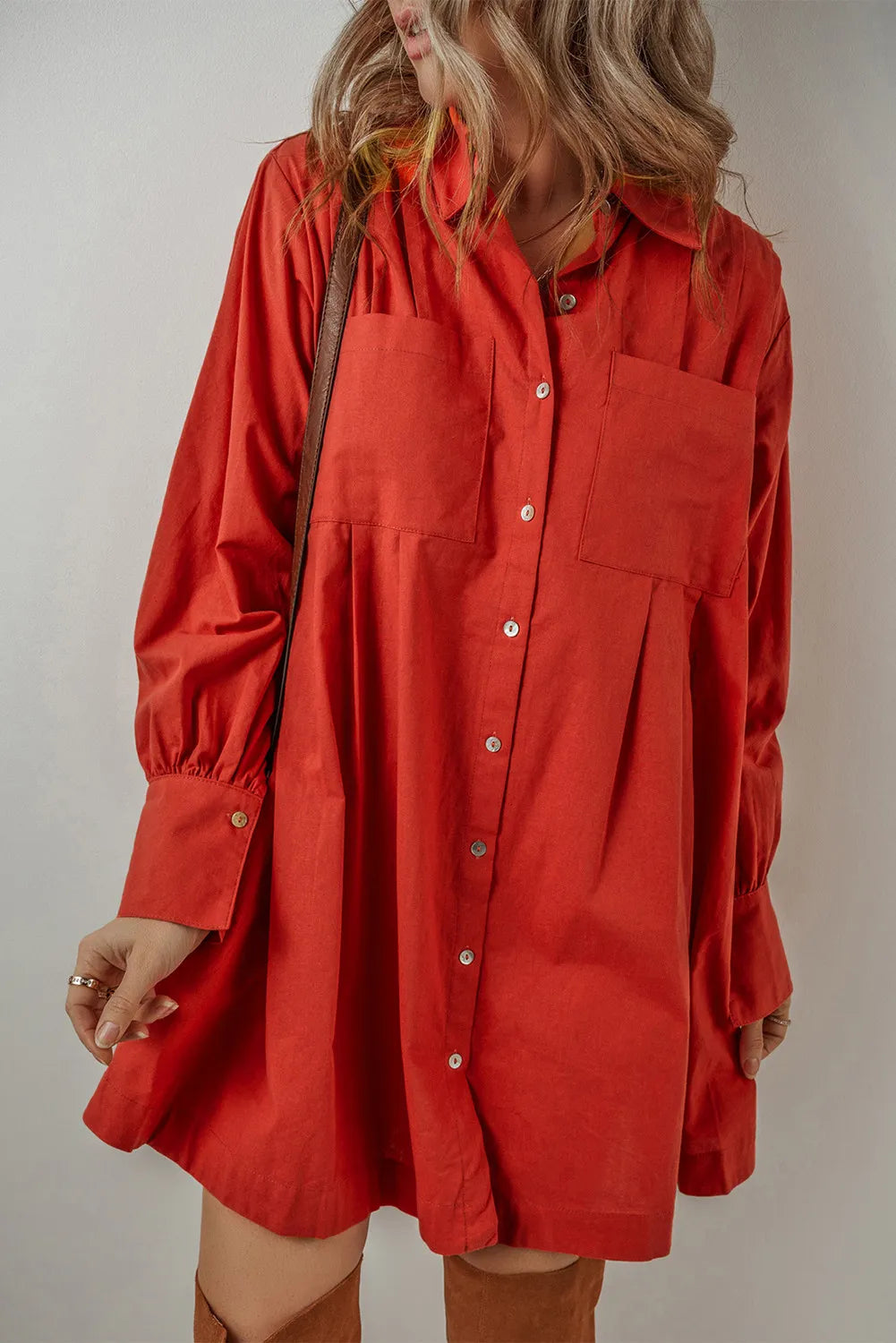 Robe chemise boutonnée à manches longues et poches